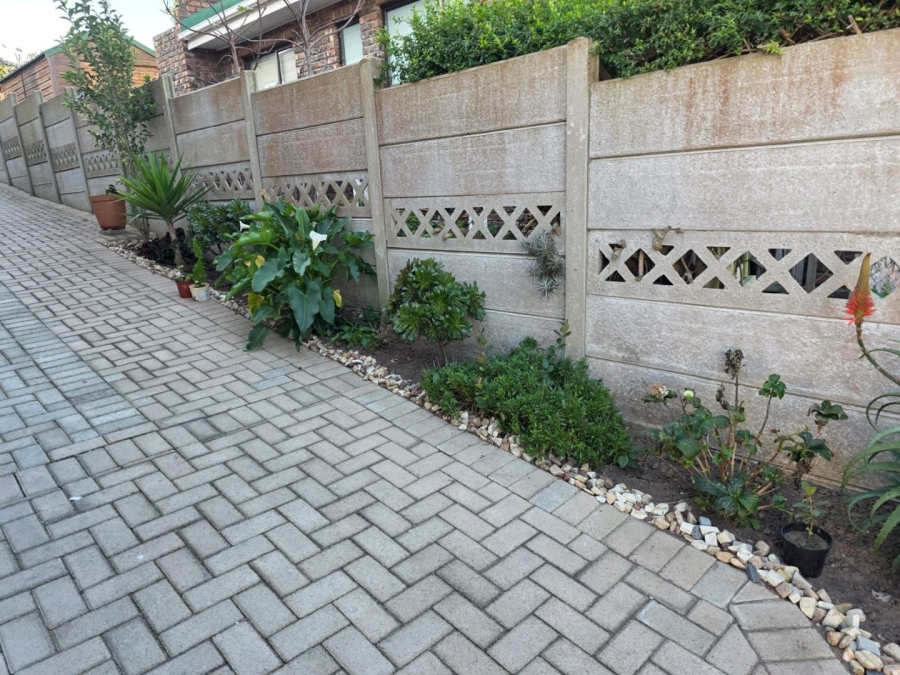 3 Bedroom Property for Sale in Dana Bay Western Cape